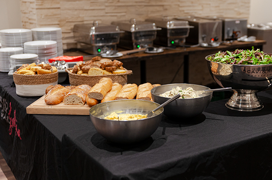 Die Julia, Julia Jakobs, Event, Küche, Eventküche, Restaurant, Clubhaus, Siepental, Essen, Essen-Bergerhausen, Saalvermietung, Bild von großem Catering im kleinen Saal